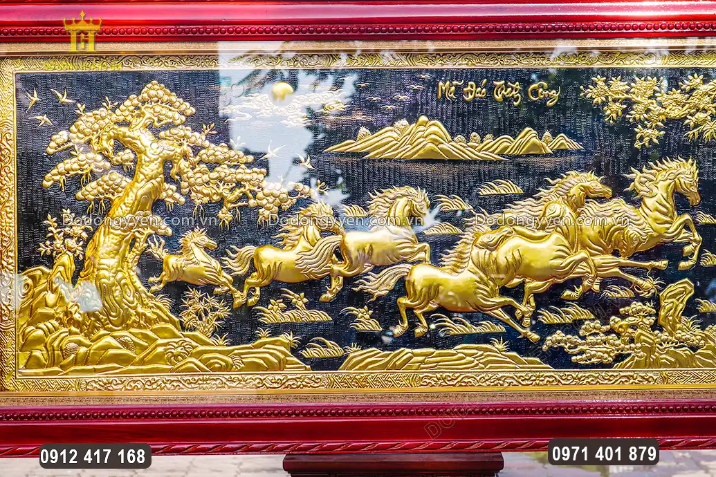 H&igrave;nh ảnh t&aacute;m ch&uacute; ngựa phi nhanh tr&ecirc;n đồng cỏ để b&aacute;o tin mừng, tin chiến thắng được chạm th&uacute;c sinh động, ch&acirc;n thật